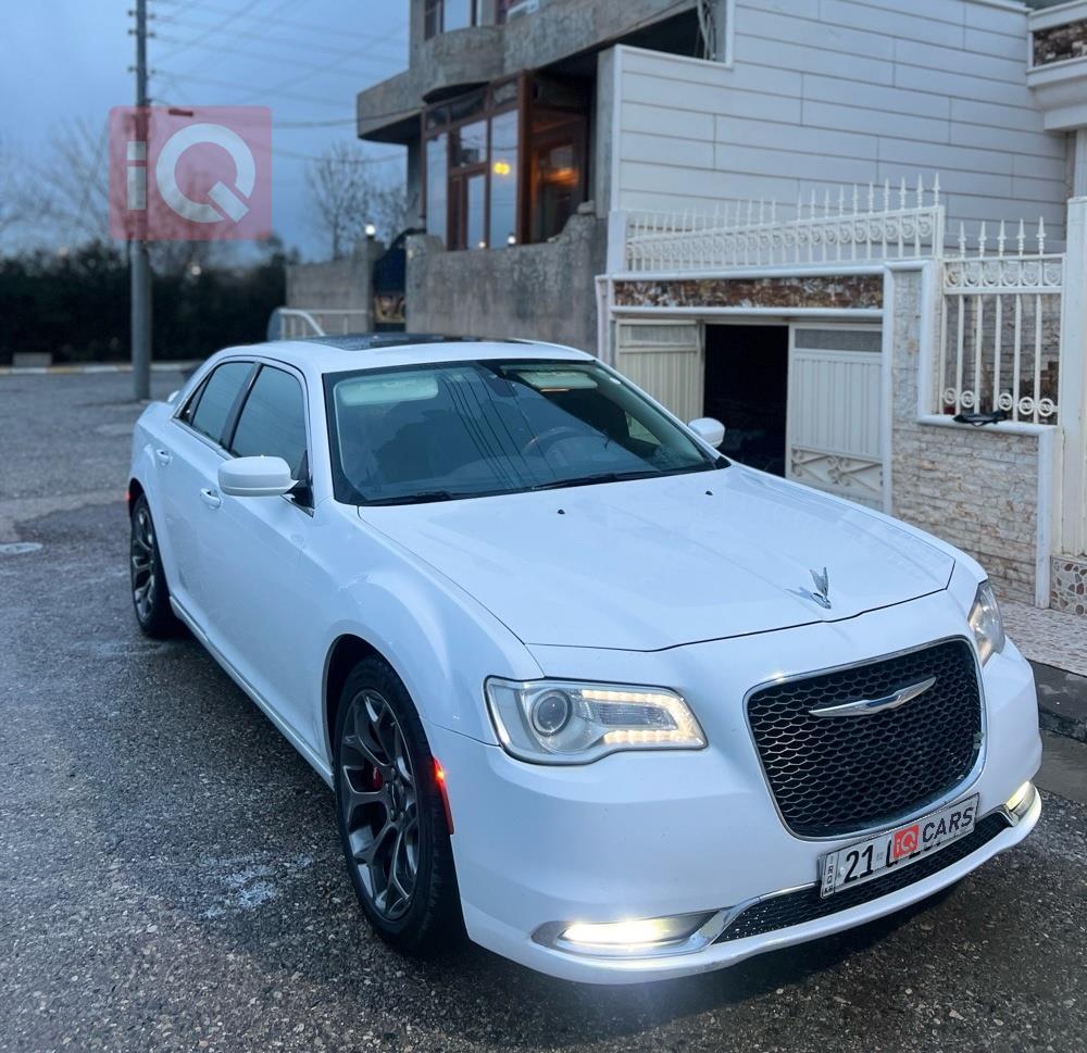 کرایسلەر 300